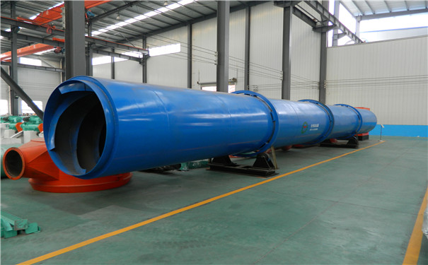 中国秸秆网综合报道，2017年农作物秸秆补贴有几个特点： 特点一：覆盖面比较广，全国很多省都有这个政策； 特点二：扶持对象多，企业、合作社、家庭农场、种养大户、农民个人都能申请；特点三：项目补贴资金差别大，普通农户补贴1-2万元，合作社几万到几十万，企业几万到上千万。今天介绍的这个政策，叫农作物秸秆综合利用项目。