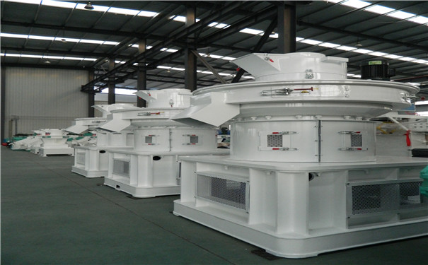 中国秸秆网综合报道，2017年农作物秸秆补贴有几个特点： 特点一：覆盖面比较广，全国很多省都有这个政策； 特点二：扶持对象多，企业、合作社、家庭农场、种养大户、农民个人都能申请；特点三：项目补贴资金差别大，普通农户补贴1-2万元，合作社几万到几十万，企业几万到上千万。今天介绍的这个政策，叫农作物秸秆综合利用项目。