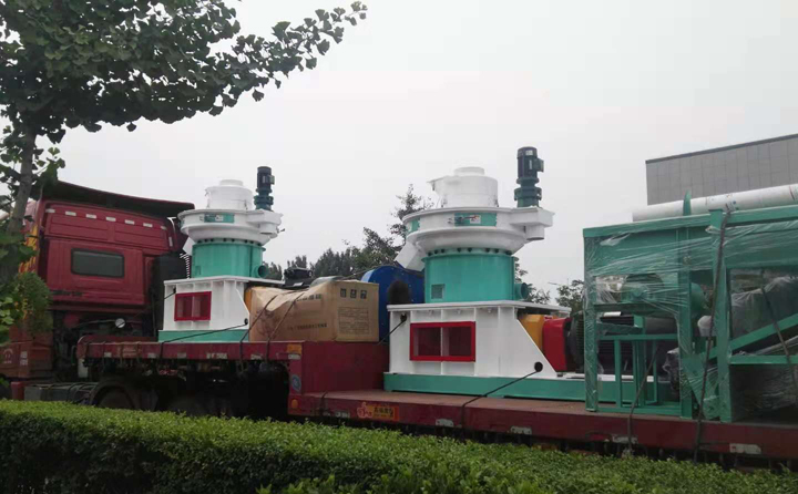 时产量2-3吨生物质草莓视频下载网站设备已装车完成，准备发往浙江温州