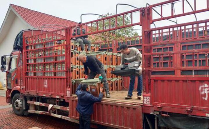 湖北丹江口市生态能源中心：寒冬送暖炉 共享“美好环境温暖过冬”