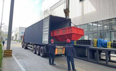 中国制造撕碎机发往巴基斯坦